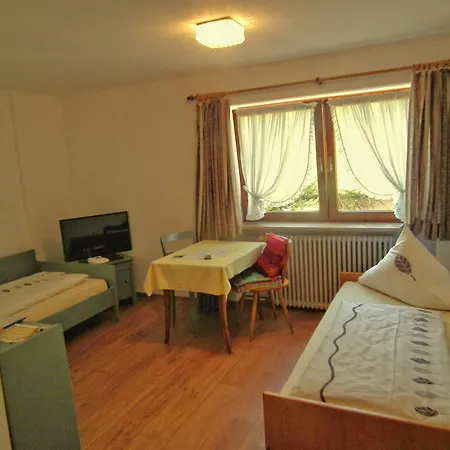 Gaestehaus Zur Faerbe Apartments Oberstdorf Room photo