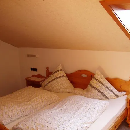 Gaestehaus Zur Faerbe Apartments Oberstdorf Room photo