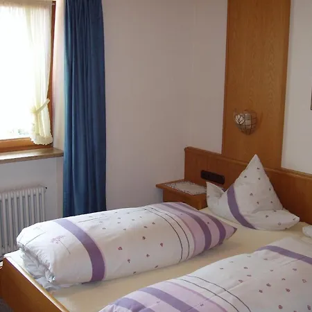 Gaestehaus Zur Faerbe Apartments Oberstdorf Room photo